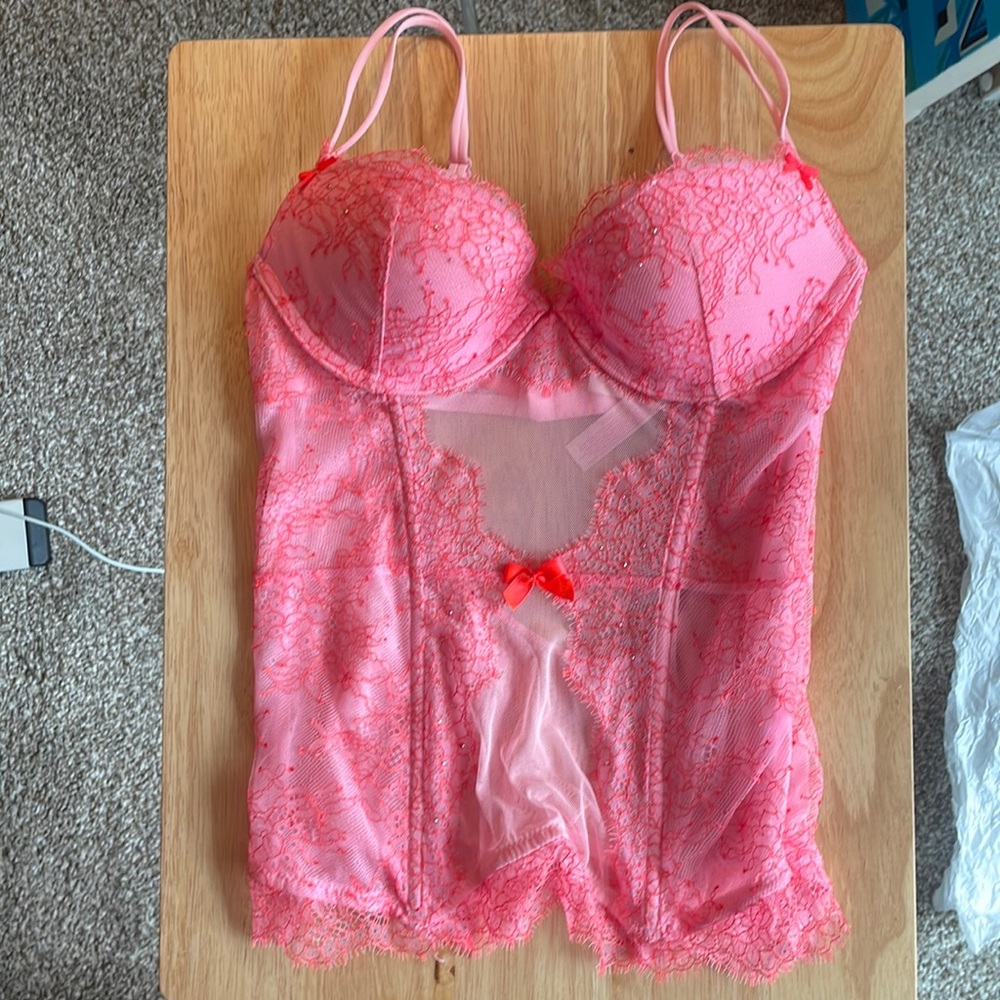 Victorias Secret push up corset lingerie set in pink lace